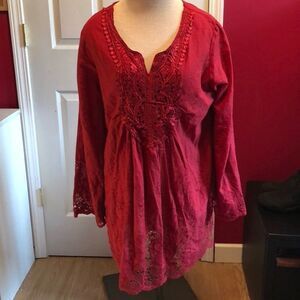 Beautiful detailed red blouse sz L
